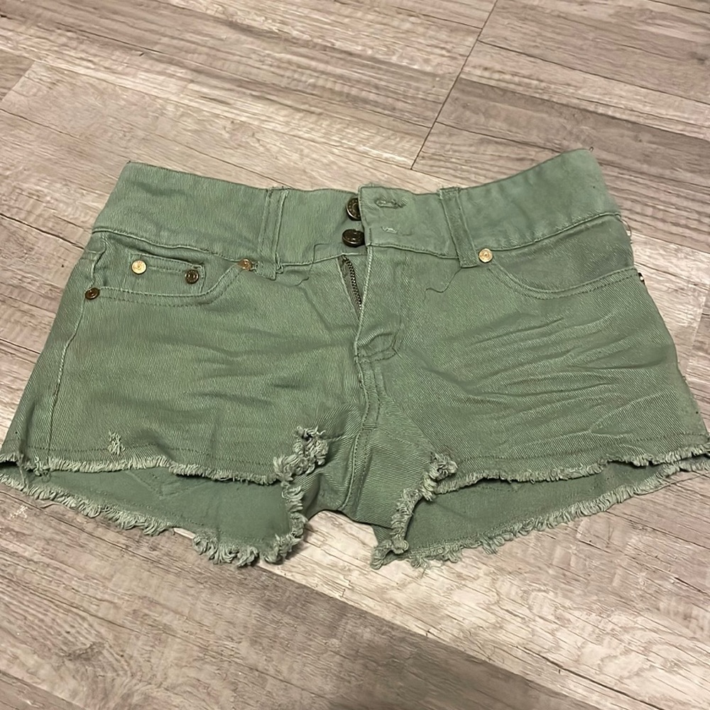 Green Refuge shorts